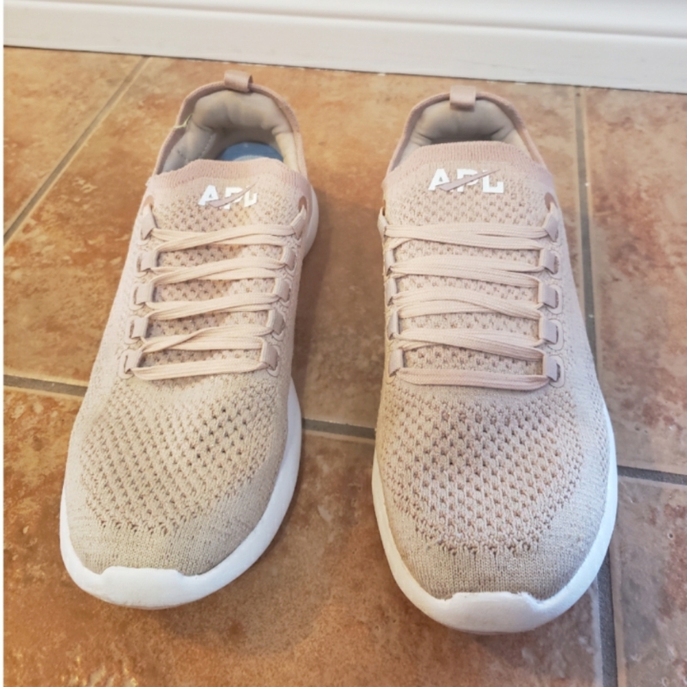 APL running shoes light pink size 8